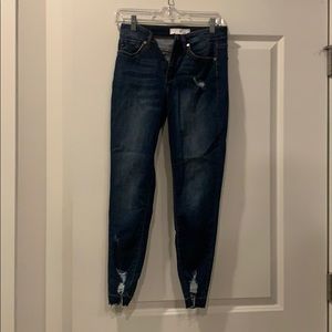 Skinny distressed jean